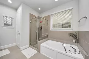 9614 Riddlewood Ln, Houston, TX 77025 - Photo 33