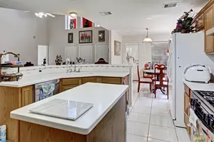 13903 Fort Nelson Dr, Houston, TX 77083 - Photo 11