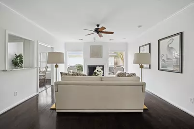 6107 Charlotte, West University Place, TX 77005 - Photo 9