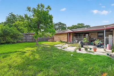5927 Clarewood Drive, Houston, TX 77081 - Photo 39