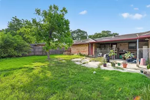 5927 Clarewood Dr, Houston, TX 77081 - Photo 39