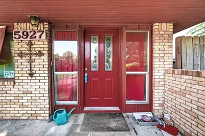 5927 Clarewood Drive, Houston, TX 77081 - Photo 11