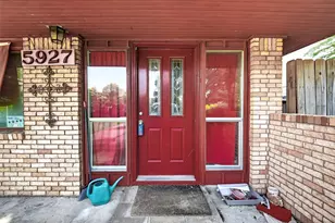 5927 Clarewood Dr, Houston, TX 77081 - Photo 11