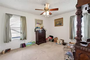 5927 Clarewood Dr, Houston, TX 77081 - Photo 35