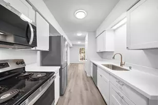 353 N Post Oak Ln, Houston, TX 77024 - Photo 11