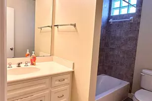 2710 Hullsmith Dr, Houston, TX 77063 - Photo 9