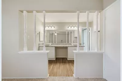 5406 Fairview Forest Drive, Houston, TX 77088 - Photo 13