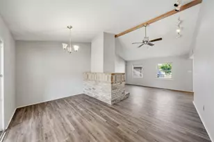 5406 Fairview Forest Dr, Houston, TX 77088 - Photo 7