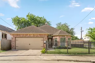 1613 Saulnier St, Houston, TX 77019 - Photo 1