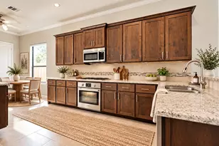 1154 W 10th St, Houston, TX 77008 - Photo 3