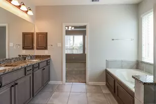 2 Bellshill Cir, Conroe, TX 77304 - Photo 13