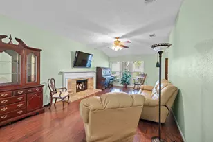 9627 Oldenburg Ln, Houston, TX 77065 - Photo 15
