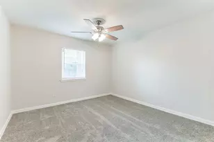 1309 W Lang St, Alvin, TX 77511 - Photo 9