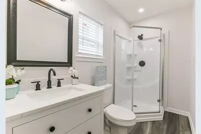 1309 W Lang Street, Alvin, TX 77511 - Photo 9