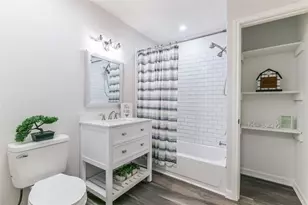 1309 W Lang St, Alvin, TX 77511 - Photo 13