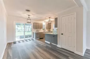 1309 W Lang St, Alvin, TX 77511 - Photo 3