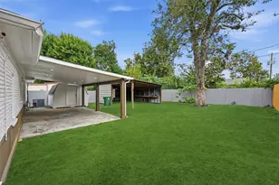 7514 Meadowshire St, Houston, TX 77037 - Photo 9