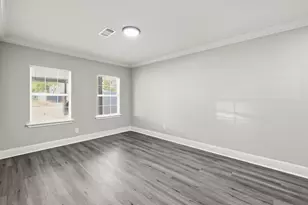 7514 Meadowshire St, Houston, TX 77037 - Photo 25