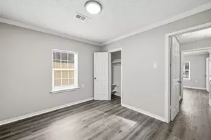 7514 Meadowshire St, Houston, TX 77037 - Photo 17