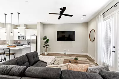 1329 Buescher Drive, Houston, TX 77043 - Photo 27