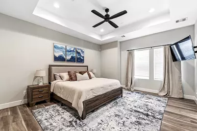 1329 Buescher Drive, Houston, TX 77043 - Photo 33