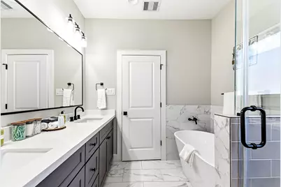 1329 Buescher Drive, Houston, TX 77043 - Photo 37