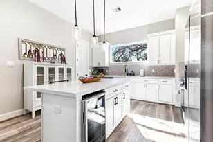 1329 Buescher Dr, Houston, TX 77043 - Photo 17