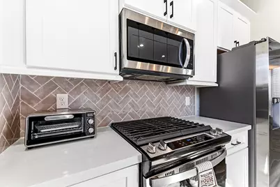 1329 Buescher Drive, Houston, TX 77043 - Photo 21