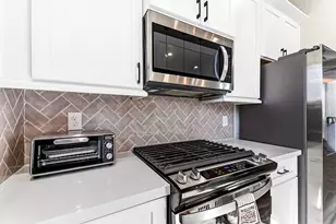 1329 Buescher Dr, Houston, TX 77043 - Photo 21