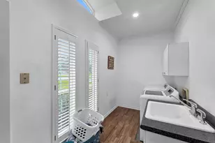 520 Meadow Ln, Winnie, TX 77665 - Photo 23