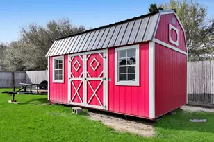 520 Meadow Ln, Winnie, TX 77665 - Photo 49