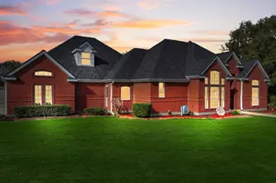 520 Meadow Ln, Winnie, TX 77665 - Photo 1