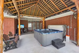 520 Meadow Ln, Winnie, TX 77665 - Photo 47