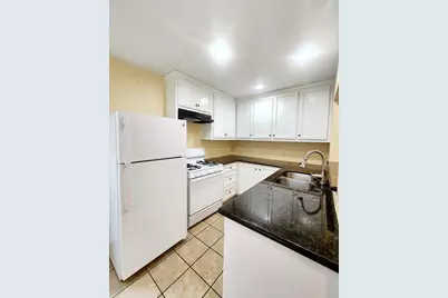 725 E 10th 1/2 Street #B, Houston, TX 77008 - Photo 3