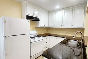 725 E 10th 1/2 St, Houston, TX 77008 - Photo 3