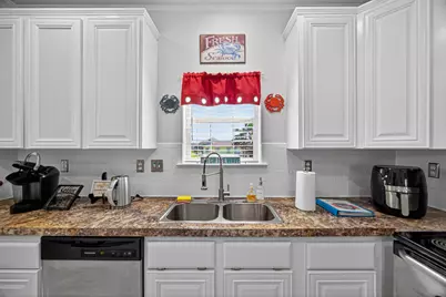 2019 Flamingo Drive, Crystal Beach, TX 77650 - Photo 15