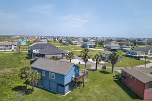 2019 Flamingo Dr, Crystal Beach, TX 77650 - Photo 45