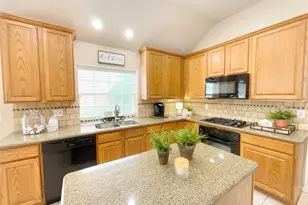 1914 Windy Park Dr, Houston, TX 77339 - Photo 15