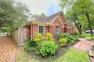 1914 Windy Park Dr, Houston, TX 77339 - Photo 5