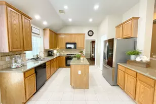 1914 Windy Park Dr, Houston, TX 77339 - Photo 19