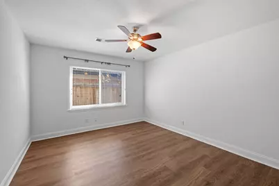 10151 Brinwood Drive, Houston, TX 77043 - Photo 15