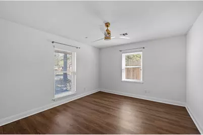 10151 Brinwood Drive, Houston, TX 77043 - Photo 13