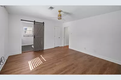 10151 Brinwood Drive, Houston, TX 77043 - Photo 17