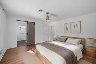 10151 Brinwood Dr, Houston, TX 77043 - Photo 5