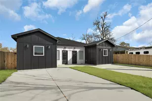 8402 Double Ave, Houston, TX 77088 - Photo 3