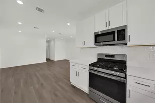 8402 Double Ave, Houston, TX 77088 - Photo 7