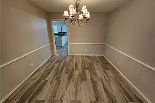 8322 Wynbrook St, Houston, TX 77061 - Photo 7