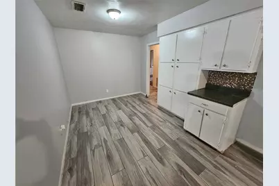 8322 Wynbrook Street, Houston, TX 77061 - Photo 11