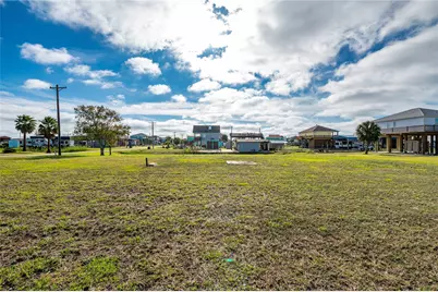 955 S Selwyn Road, Crystal Beach, TX 77650 - Photo 15