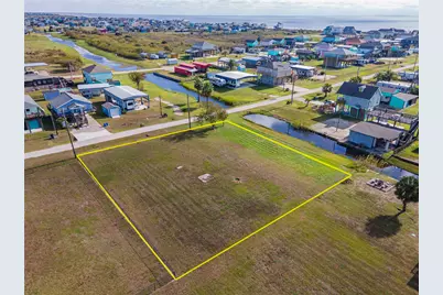 955 S Selwyn Road, Crystal Beach, TX 77650 - Photo 7